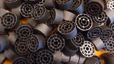 Gốm sứ, kim loại và nhựa là 3 chất liệu vật liệu đệm chính